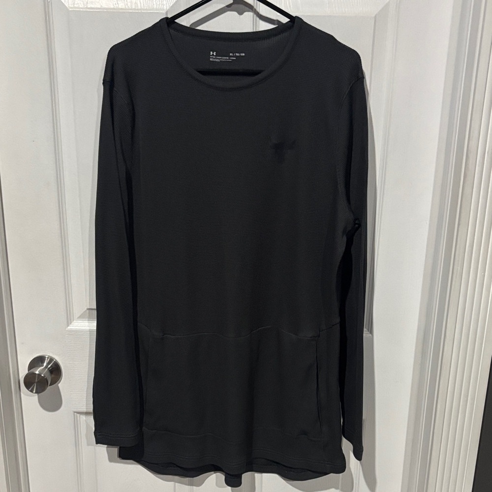 Under Armour Men’s Gray Long-Sleeve Crew Performance Top